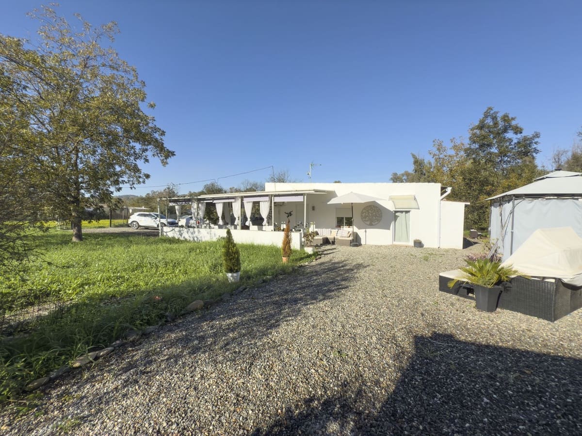 2 bedroom Finca/Country House for sale in Coin with garage - € 250,000 (Ref: 9243525)