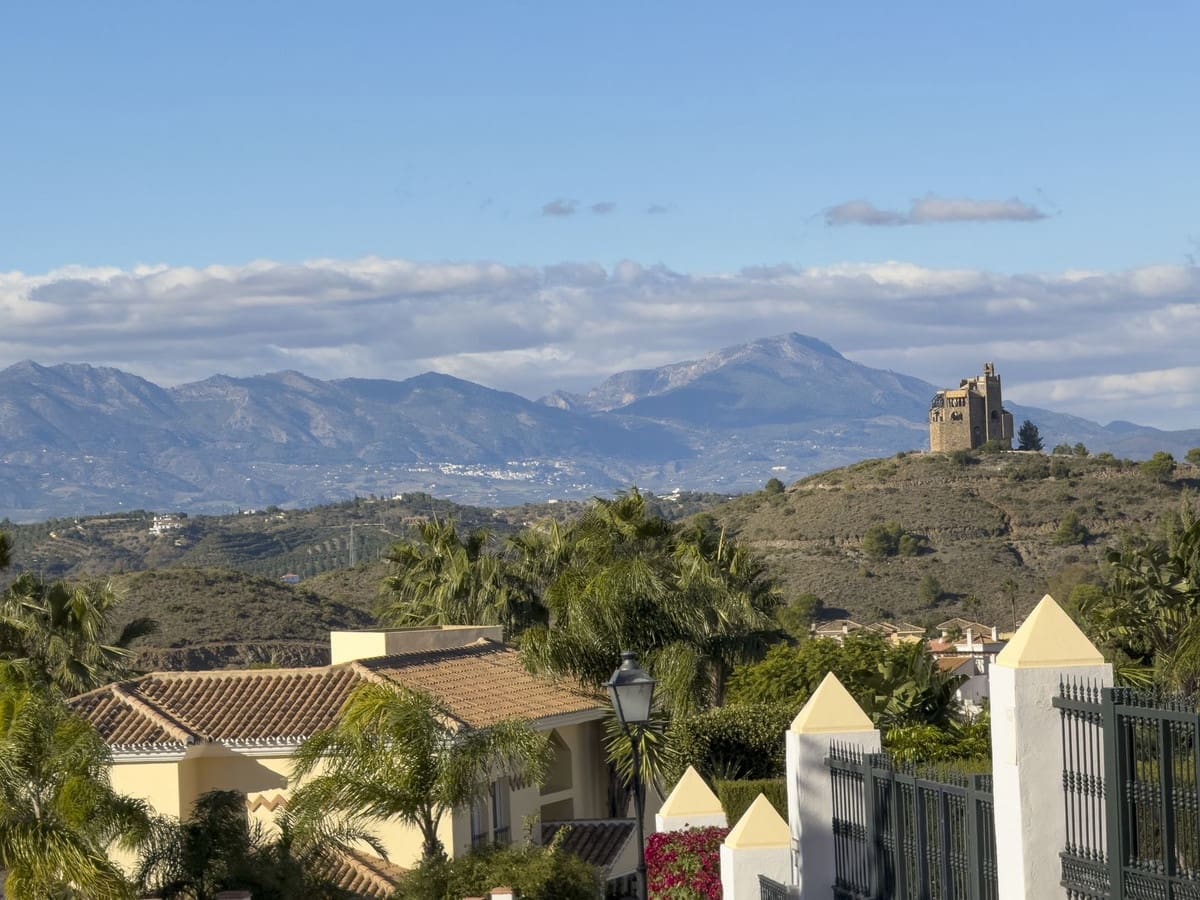 2 quarto Apartamento para venda em Alhaurin el Grande com piscina garagem - 275 000 € (Ref: 9417718)