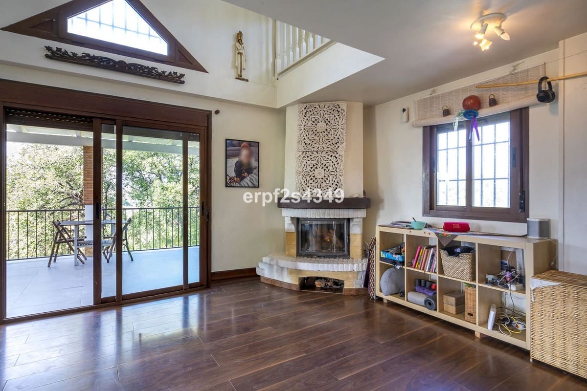 3 bedroom Villa for sale in Coin with garage - € 599,000 (Ref: 9500346)