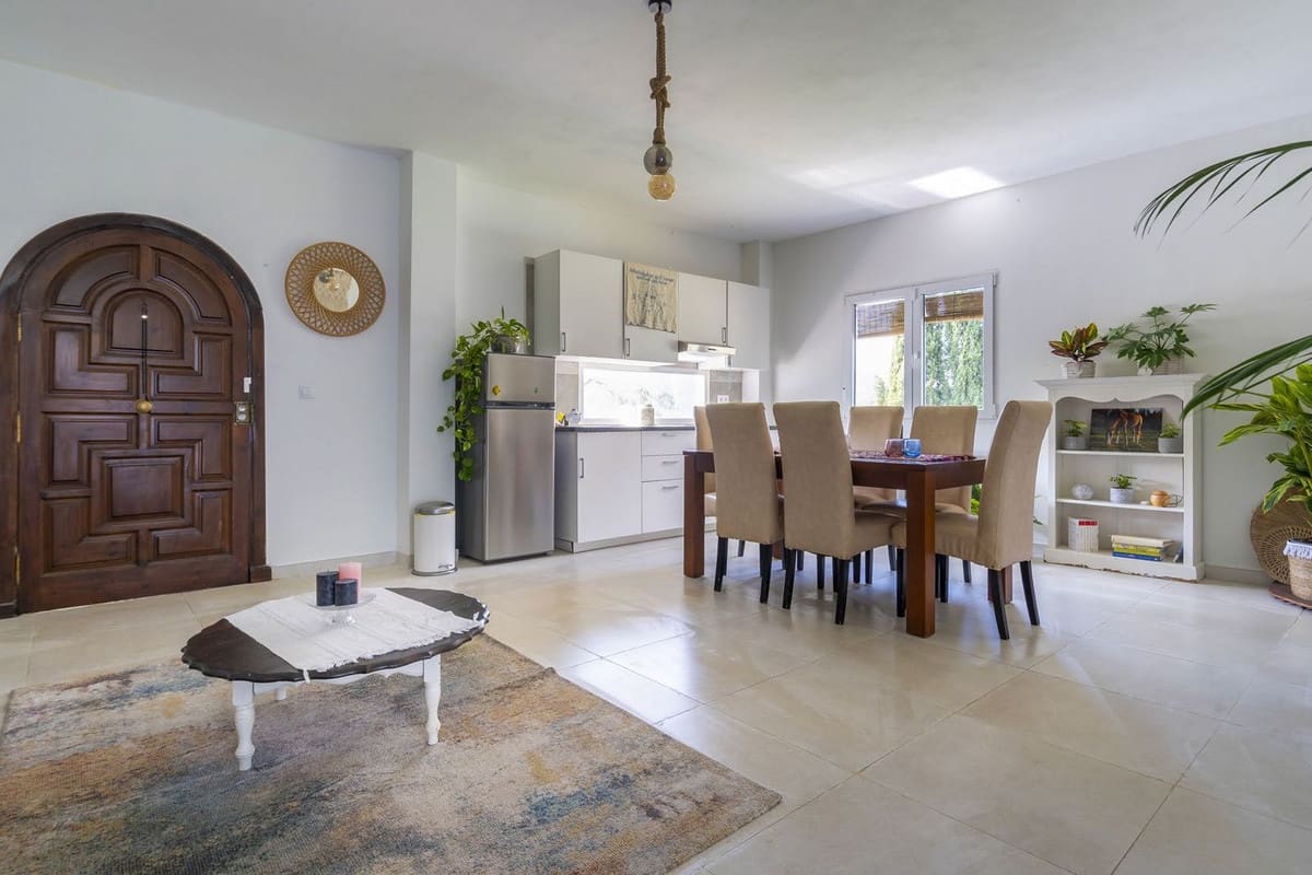 3 bedroom Villa for sale in Coin with garage - € 599,000 (Ref: 9500346)