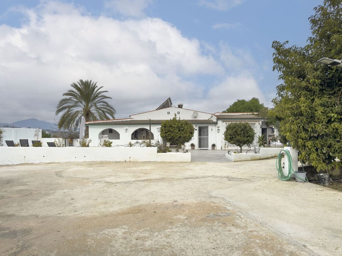 Finca/Casa Rural de 3 habitaciones en Cártama en venta con piscina garaje - 525.000 € (Ref: 9517868)