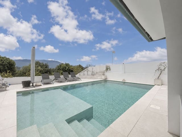 3 soveværelse Finca/Landehus til salg i Cártama med swimmingpool garage - € 525.000 (Ref: 9517868)