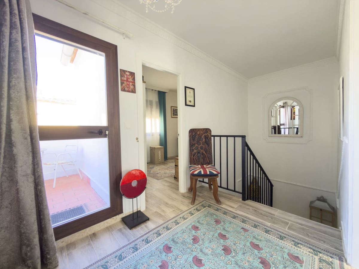 3 soveværelse Semi-Rækkehus til salg i Zalea med garage - € 275.000 (Ref: 9528874)