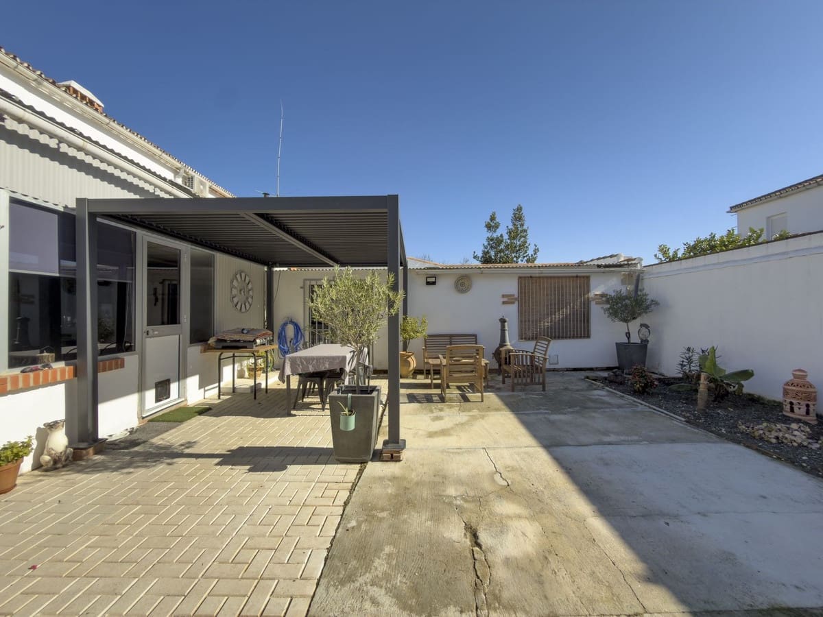 3 soveværelse Semi-Rækkehus til salg i Zalea med garage - € 275.000 (Ref: 9528874)