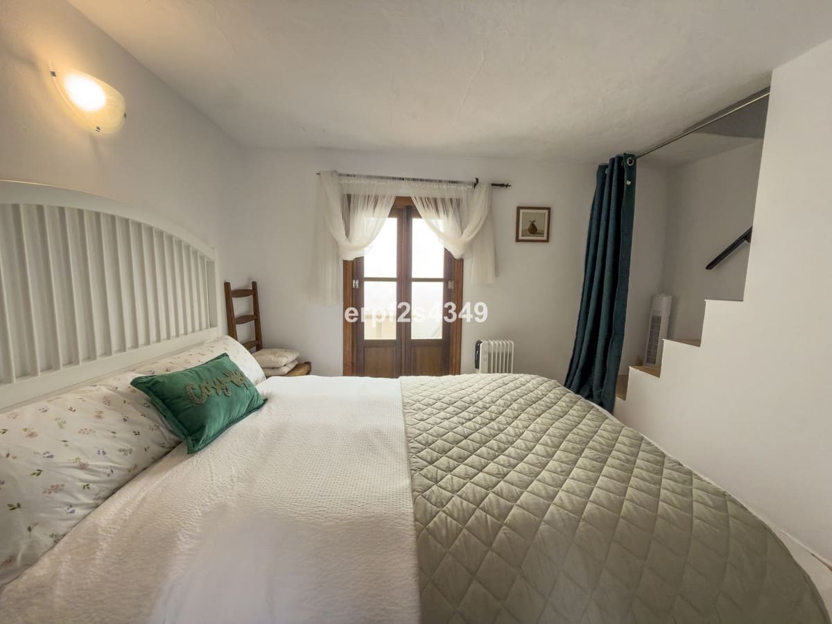 2 soverom Hus til salgs i Yunquera - € 85 000 (Ref: 9624180)