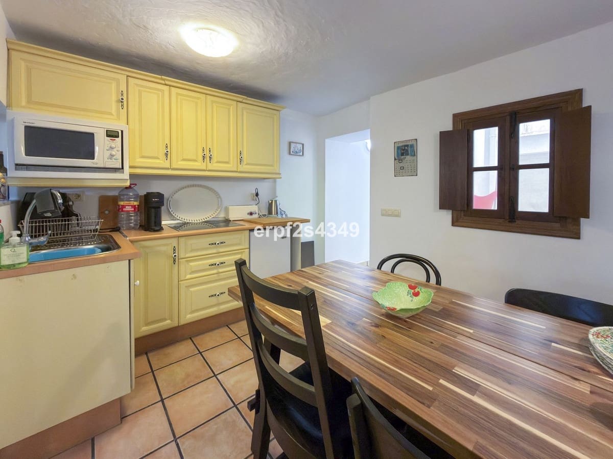 2 bedroom Townhouse for sale in Yunquera - € 85,000 (Ref: 9624180)