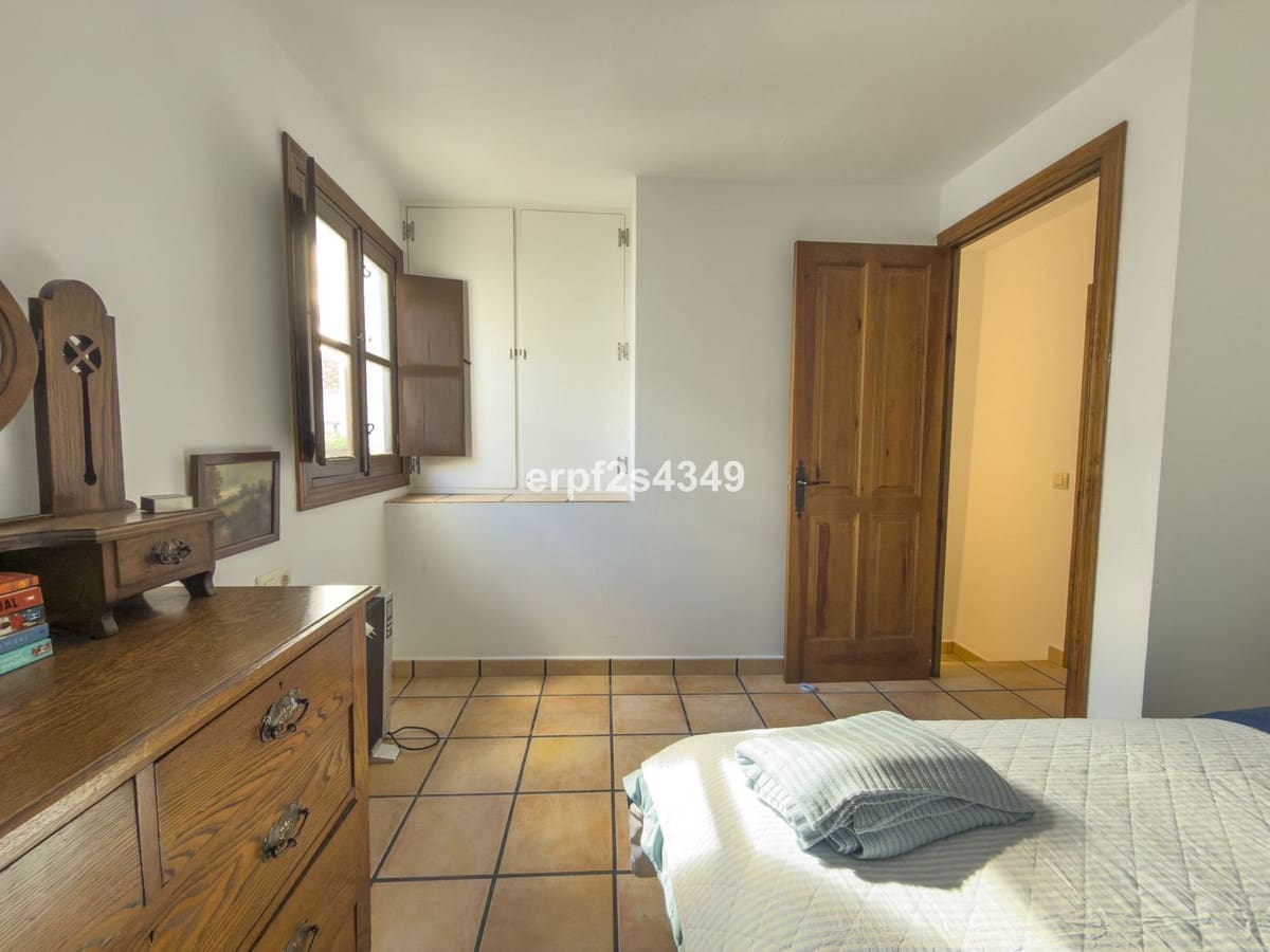 2 bedroom Townhouse for sale in Yunquera - € 85,000 (Ref: 9624180)