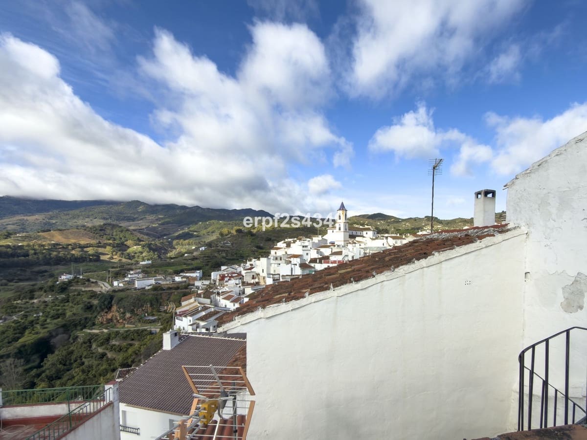 2 bedroom Townhouse for sale in Yunquera - € 85,000 (Ref: 9624180)