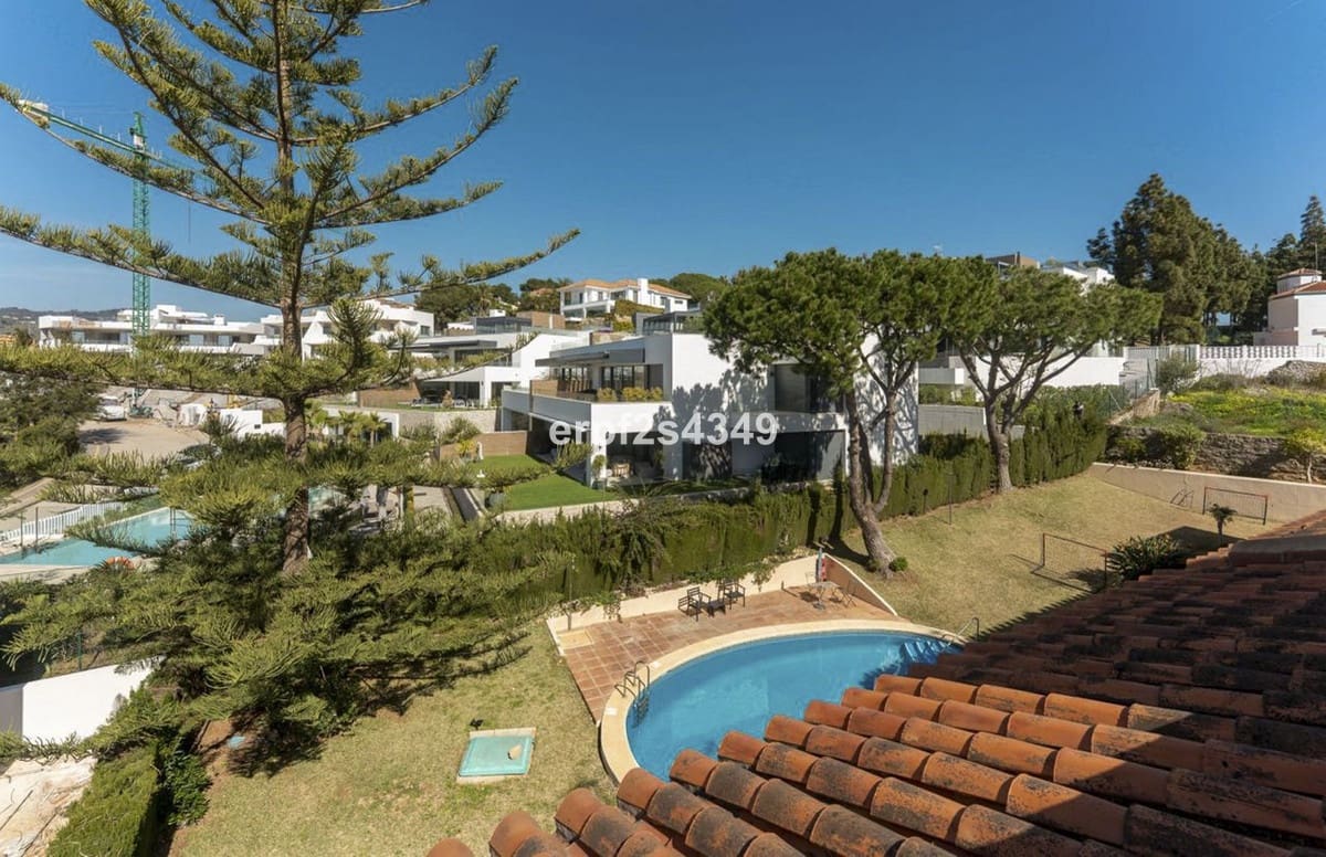 3 bedroom Townhouse for sale in Artola with pool - € 739,000 (Ref: 9656391)