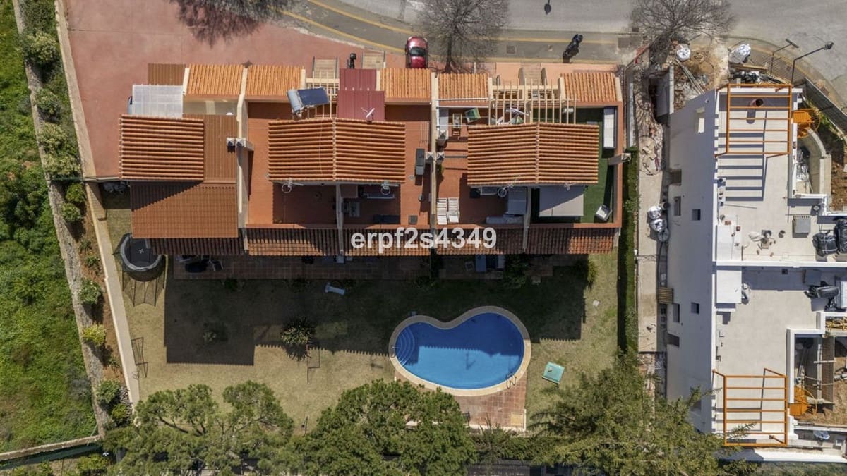 3 bedroom Townhouse for sale in Artola with pool - € 739,000 (Ref: 9656391)