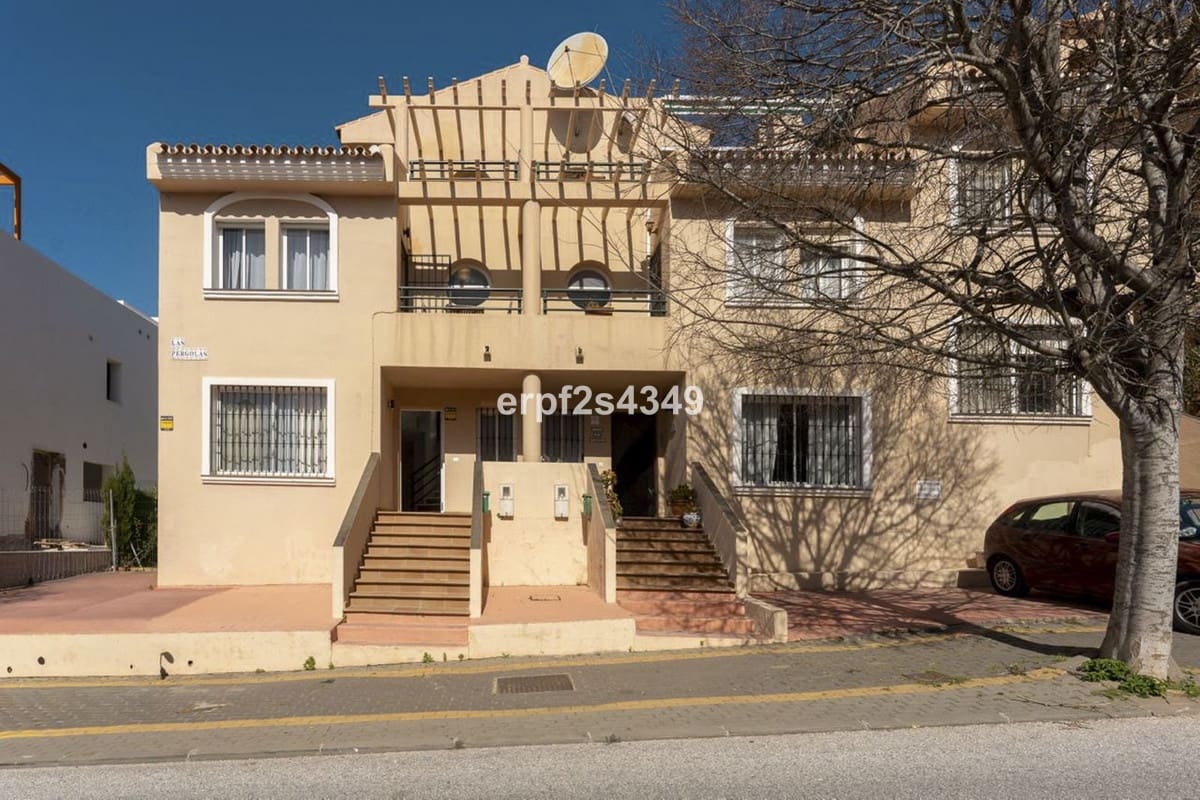 3 bedroom Townhouse for sale in Artola with pool - € 739,000 (Ref: 9656391)