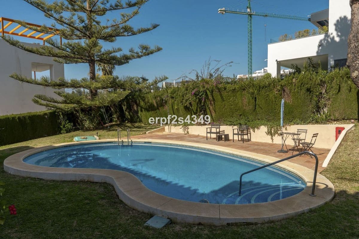 3 bedroom Townhouse for sale in Artola with pool - € 739,000 (Ref: 9656391)