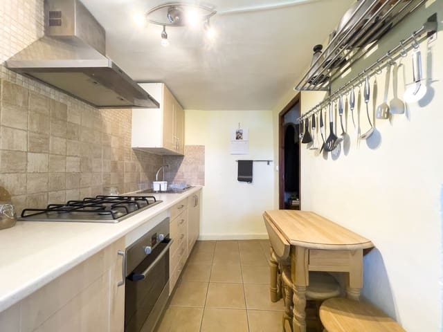 2 bedroom Townhouse for sale in El Burgo - € 48,000 (Ref: 9665138)