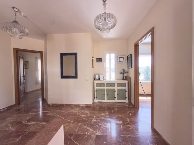 5 slaapkamer Villa te koop in Coín met zwembad garage - € 725.000 (Ref: 9787877)