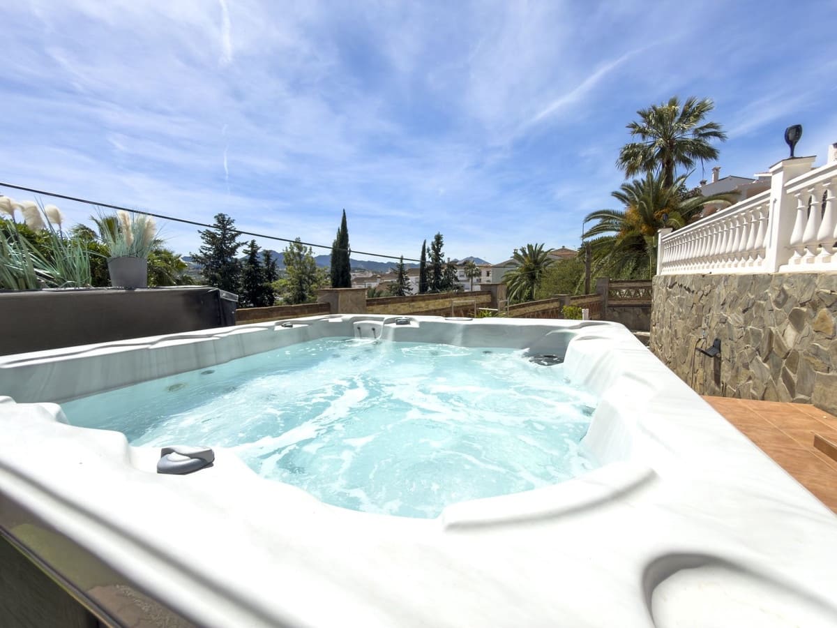 5 slaapkamer Villa te koop in Coin met zwembad garage - € 725.000 (Ref: 9787877)