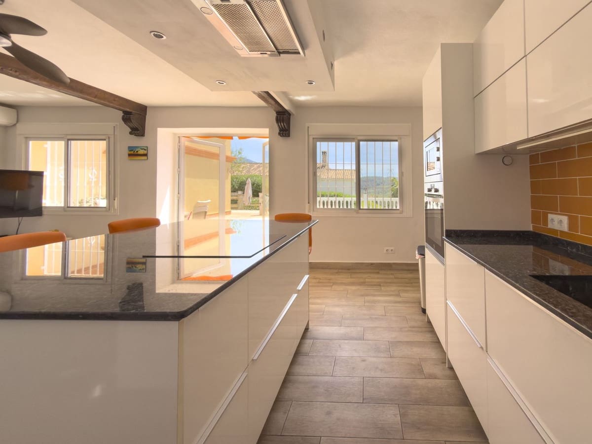 5 slaapkamer Villa te koop in Coin met zwembad garage - € 725.000 (Ref: 9787877)