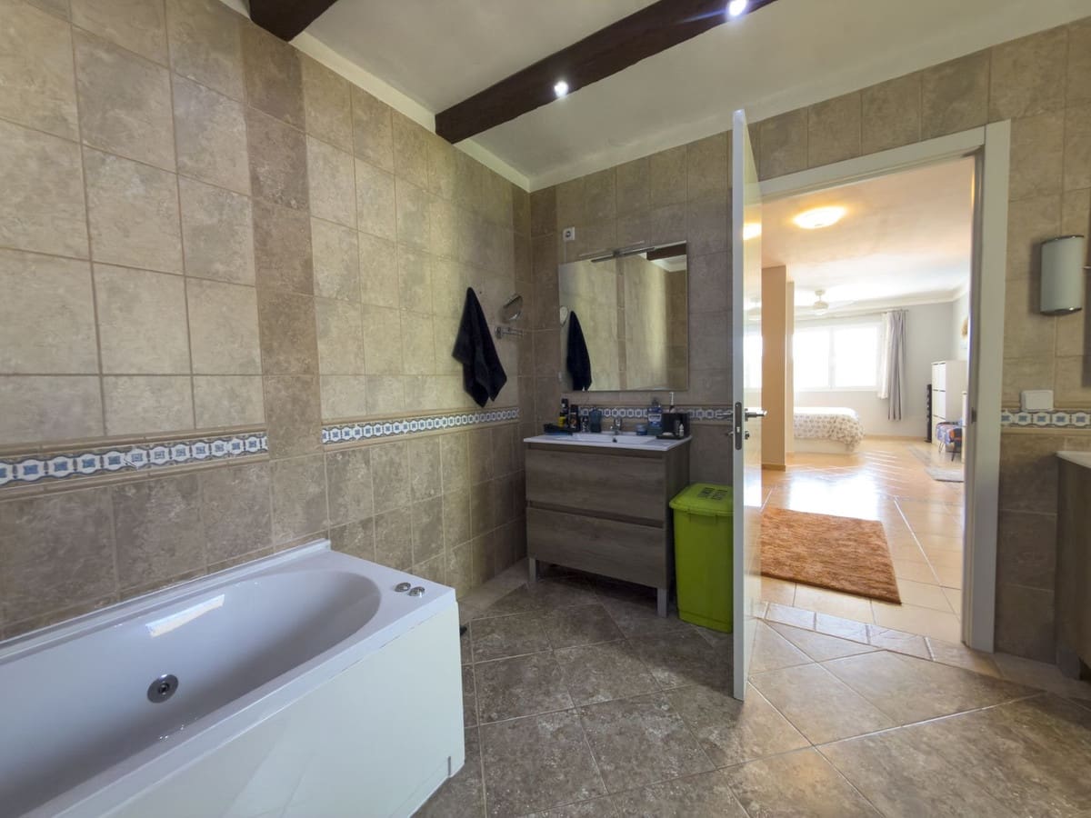 5 slaapkamer Villa te koop in Coin met zwembad garage - € 725.000 (Ref: 9787877)