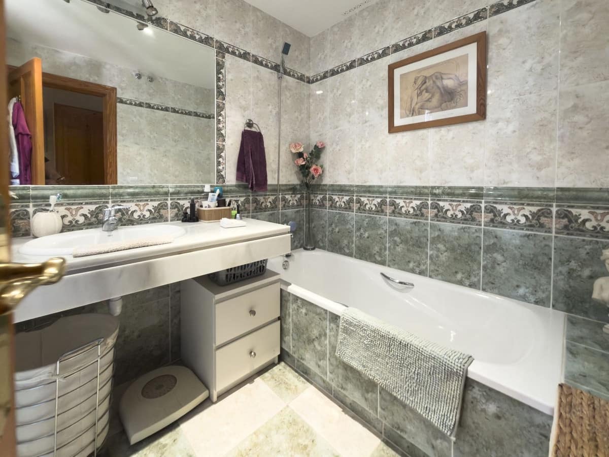 4 bedroom Villa for sale in Coin with pool garage - € 645,000 (Ref: 9968907)