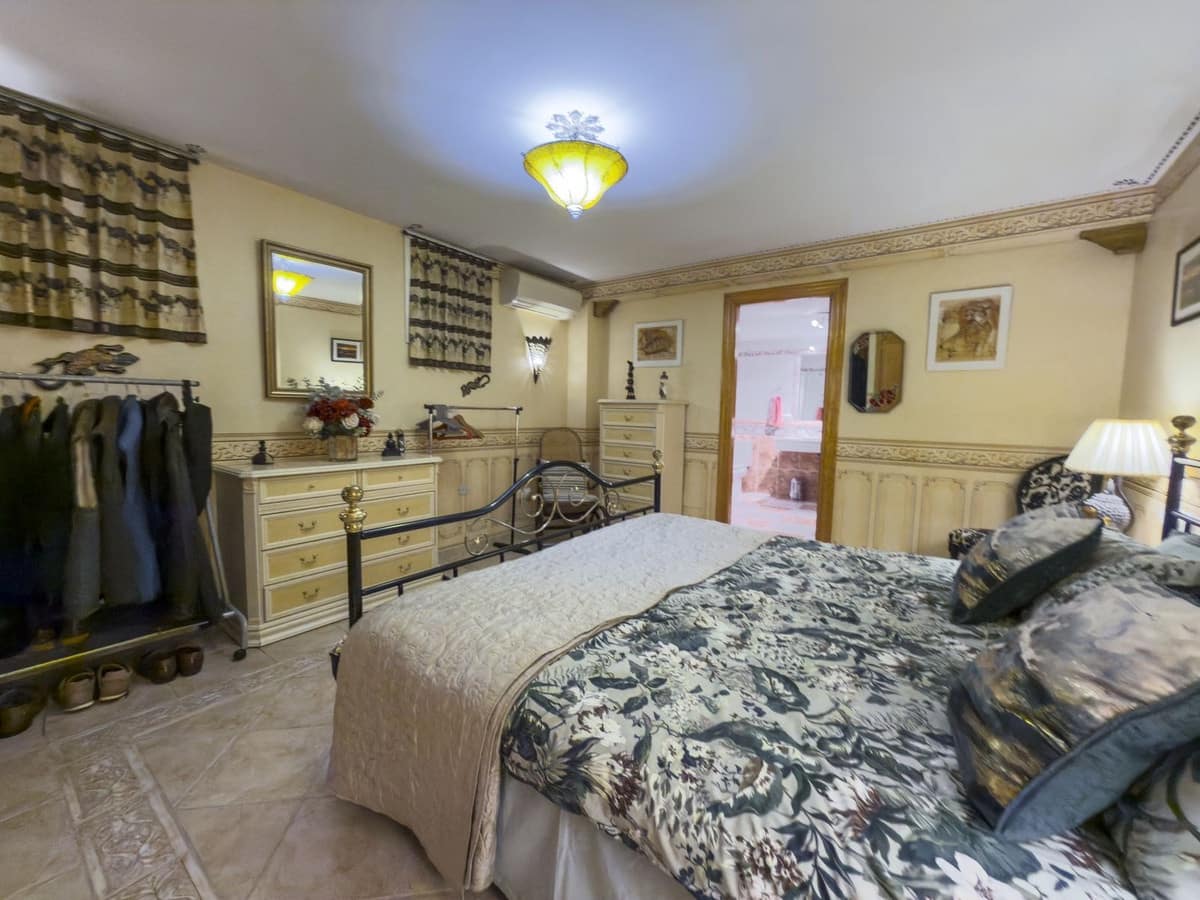 4 bedroom Villa for sale in Coin with pool garage - € 645,000 (Ref: 9968907)