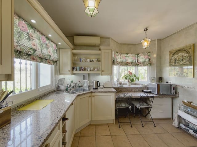 4 Zimmer Villa zu verkaufen in Coín mit Pool Garage - 645.000 € (Ref: 9968907)
