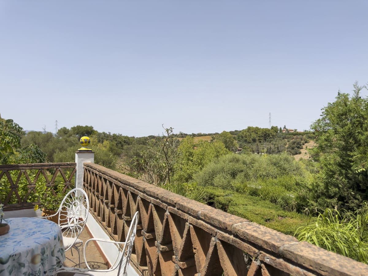 4 bedroom Villa for sale in Coin with pool garage - € 645,000 (Ref: 9968907)