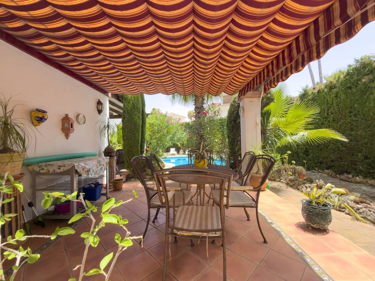 4 bedroom Villa for sale in Coin with pool garage - € 645,000 (Ref: 9968907)