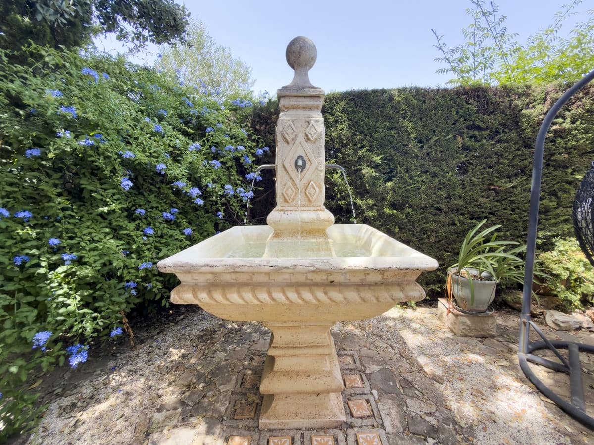 4 bedroom Villa for sale in Coin with pool garage - € 645,000 (Ref: 9968907)