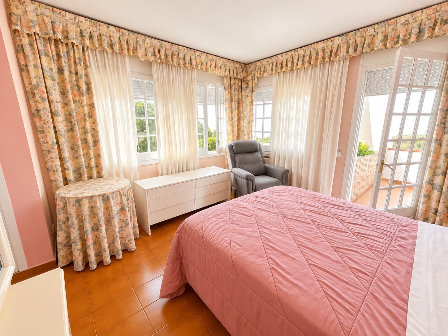 Casa de 4 habitaciones en Canet de Mar en venta con piscina garaje - 800.000 € (Ref: 10110427)