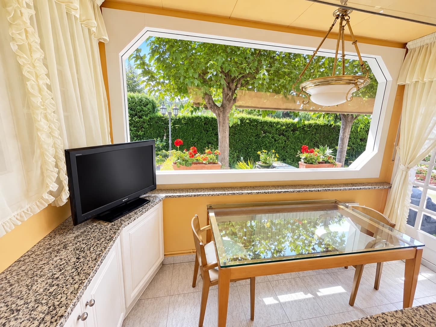 Casa de 4 habitaciones en Canet de Mar en venta con piscina garaje - 800.000 € (Ref: 10110427)