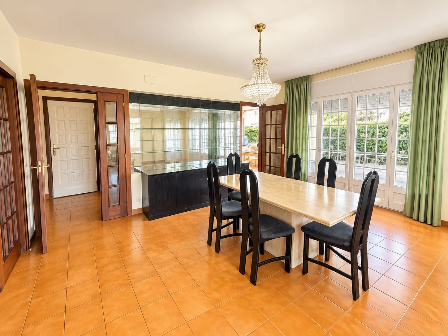 Casa de 4 habitaciones en Canet de Mar en venta con piscina garaje - 800.000 € (Ref: 10110427)