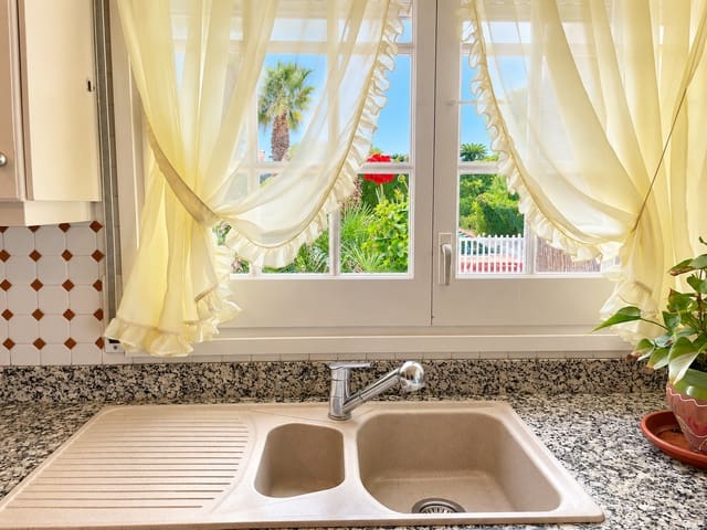 Casa de 4 habitaciones en Canet de Mar en venta con piscina garaje - 800.000 € (Ref: 10110427)