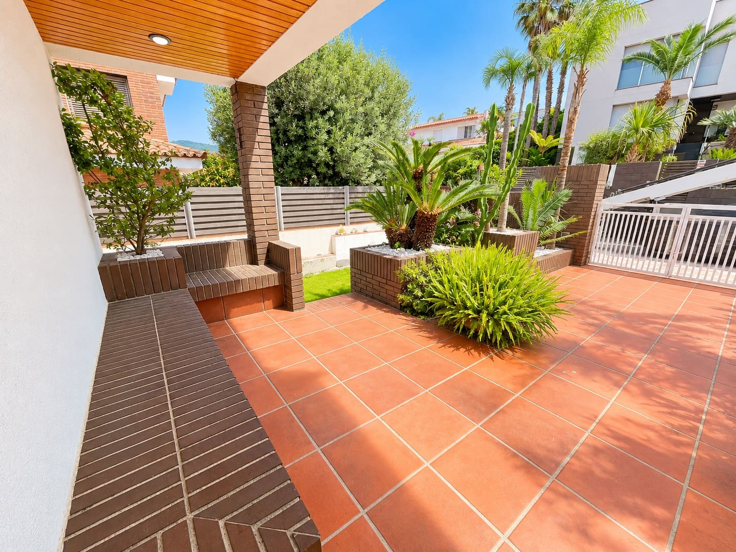 Casa de 4 habitaciones en Canet de Mar en venta con piscina garaje - 800.000 € (Ref: 10110427)