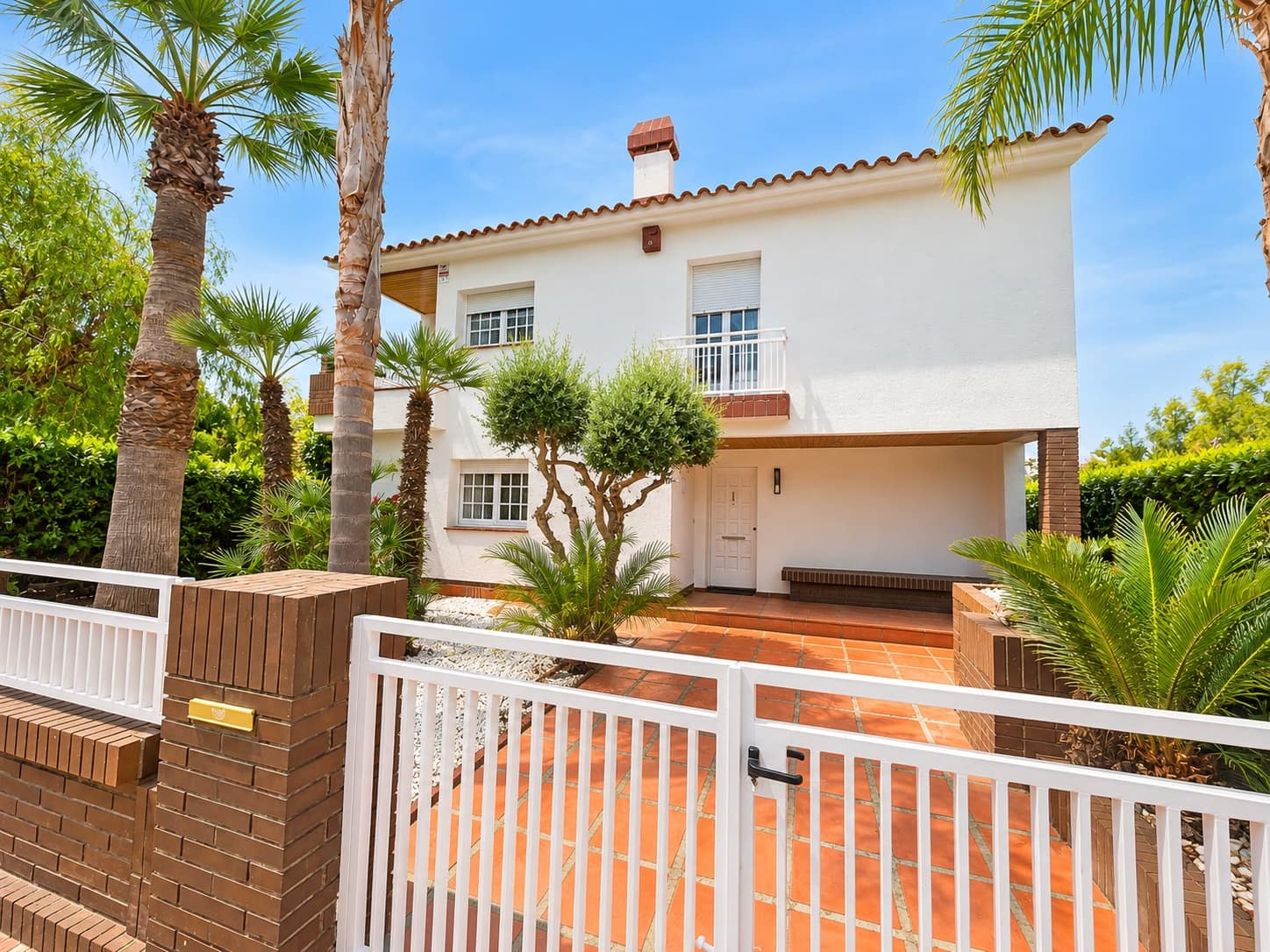 Casa de 4 habitaciones en Canet de Mar en venta con piscina garaje - 800.000 € (Ref: 10110427)