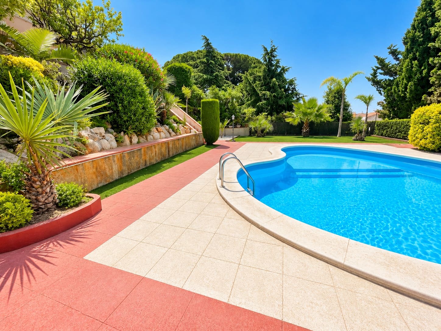 Casa de 4 habitaciones en Canet de Mar en venta con piscina garaje - 800.000 € (Ref: 10110427)
