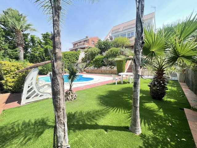 4 chambre Maison de Ville à vendre à Canet de Mar avec piscine garage - 800 000 € (Ref: 10110427)