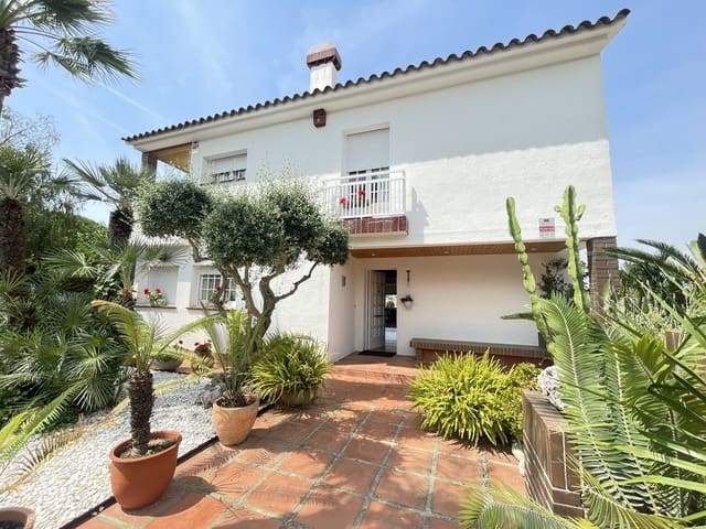 Casa de 4 habitaciones en Canet de Mar en venta con piscina garaje - 800.000 € (Ref: 10110427)