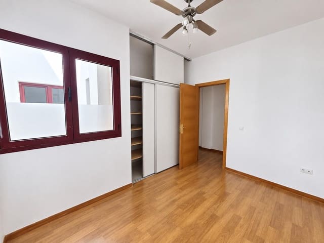 Piso de 2 habitaciones en Puerto del Rosario en venta - 190.000 € (Ref: 10120157)