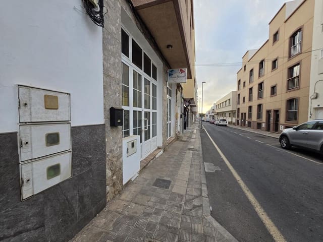 Kommersiell til salgs i Puerto del Rosario - € 92 000 (Ref: 10131837)