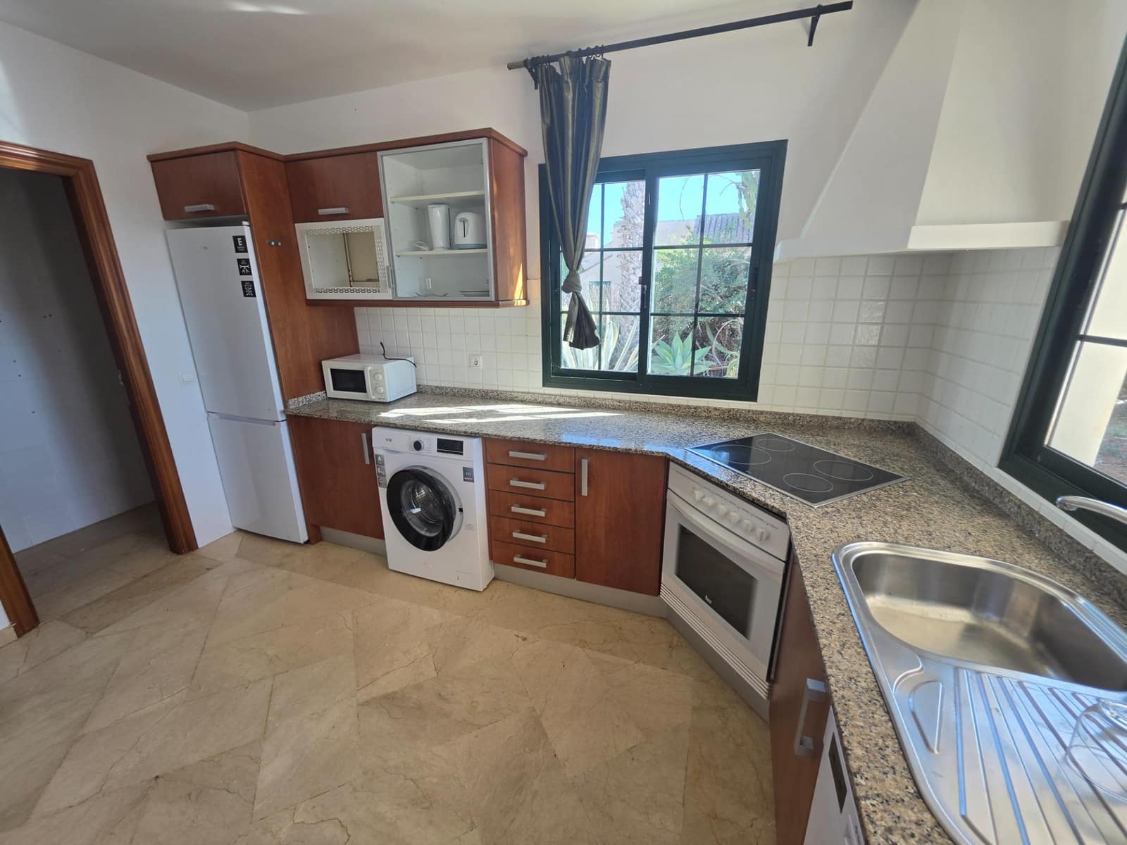 3 bedroom Villa for sale in La Oliva with pool - € 460,000 (Ref: 10159633)