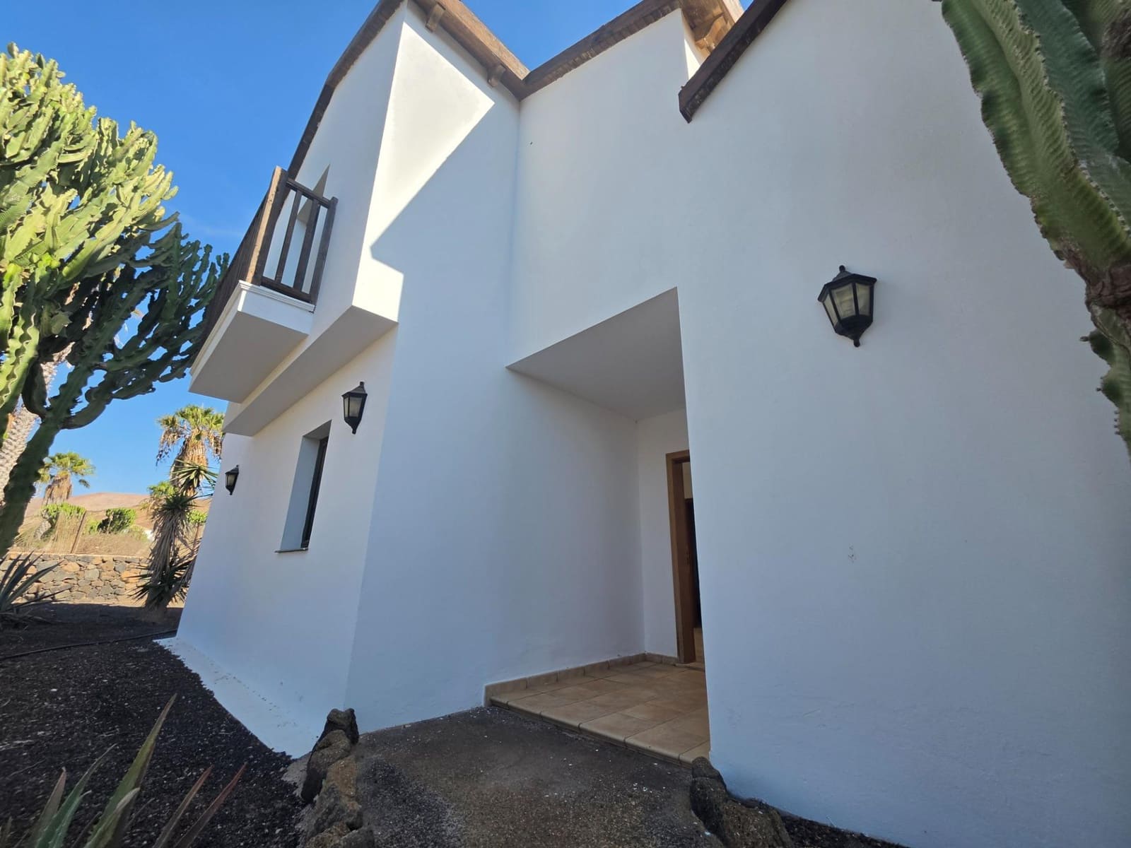 3 bedroom Villa for sale in La Oliva with pool - € 460,000 (Ref: 10159633)