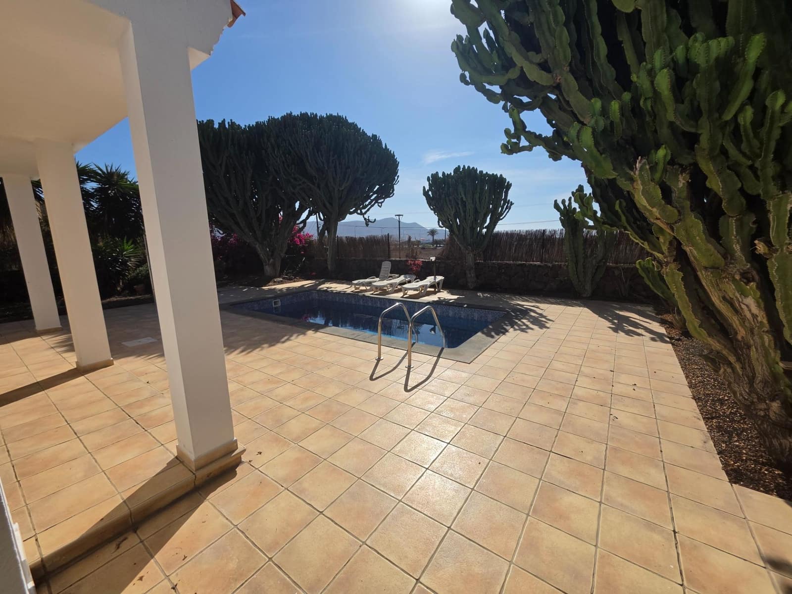 3 bedroom Villa for sale in La Oliva with pool - € 460,000 (Ref: 10159633)