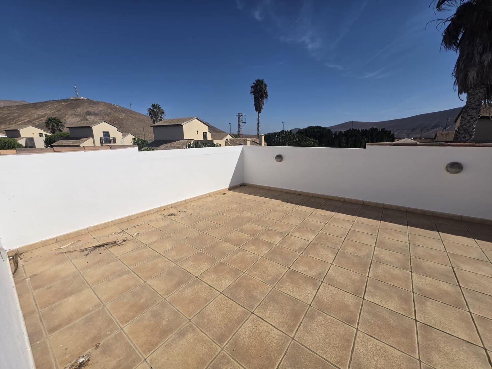 3 bedroom Villa for sale in La Oliva with pool - € 460,000 (Ref: 10159633)