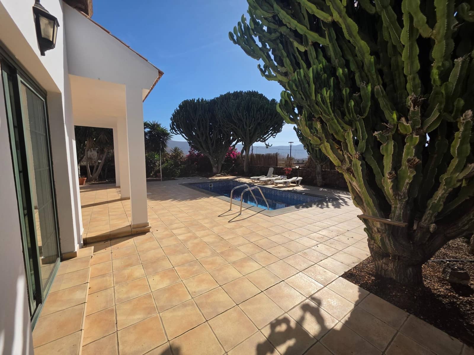 3 bedroom Villa for sale in La Oliva with pool - € 460,000 (Ref: 10159633)