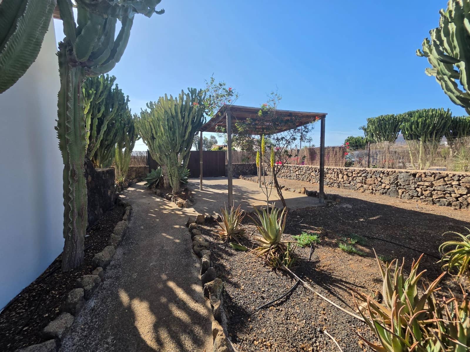 3 bedroom Villa for sale in La Oliva with pool - € 460,000 (Ref: 10159633)