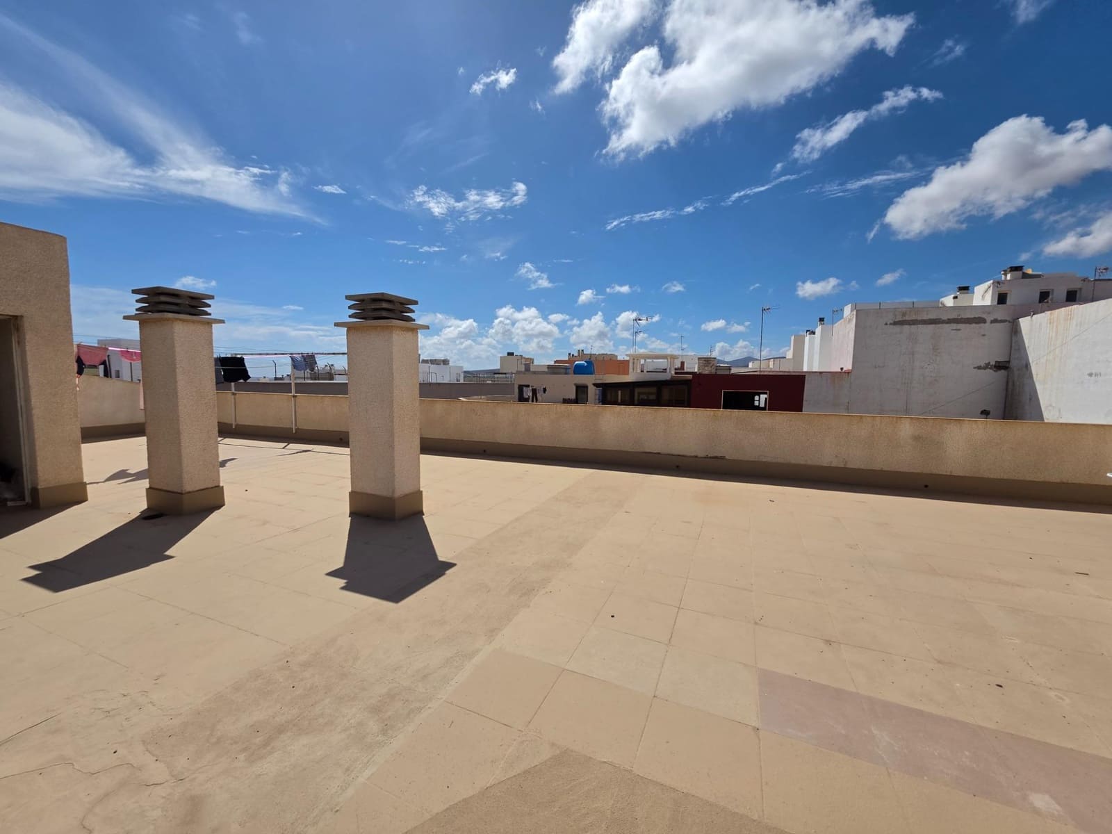 2 soverom Leilighet til salgs i Puerto del Rosario med garasje - € 155 000 (Ref: 10168708)