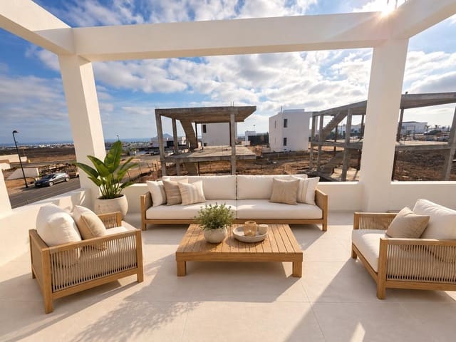 2 soveværelse Villa til salg i Corralejo, La Oliva med swimmingpool - € 650.000 (Ref: 10173886)