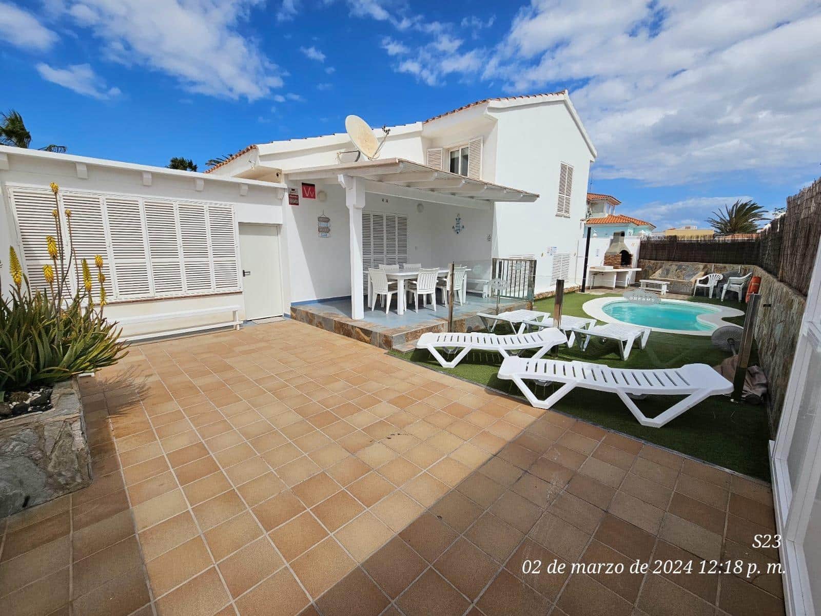4 soveværelse Villa til salg i Corralejo med swimmingpool - € 890.000 (Ref: 8155170)
