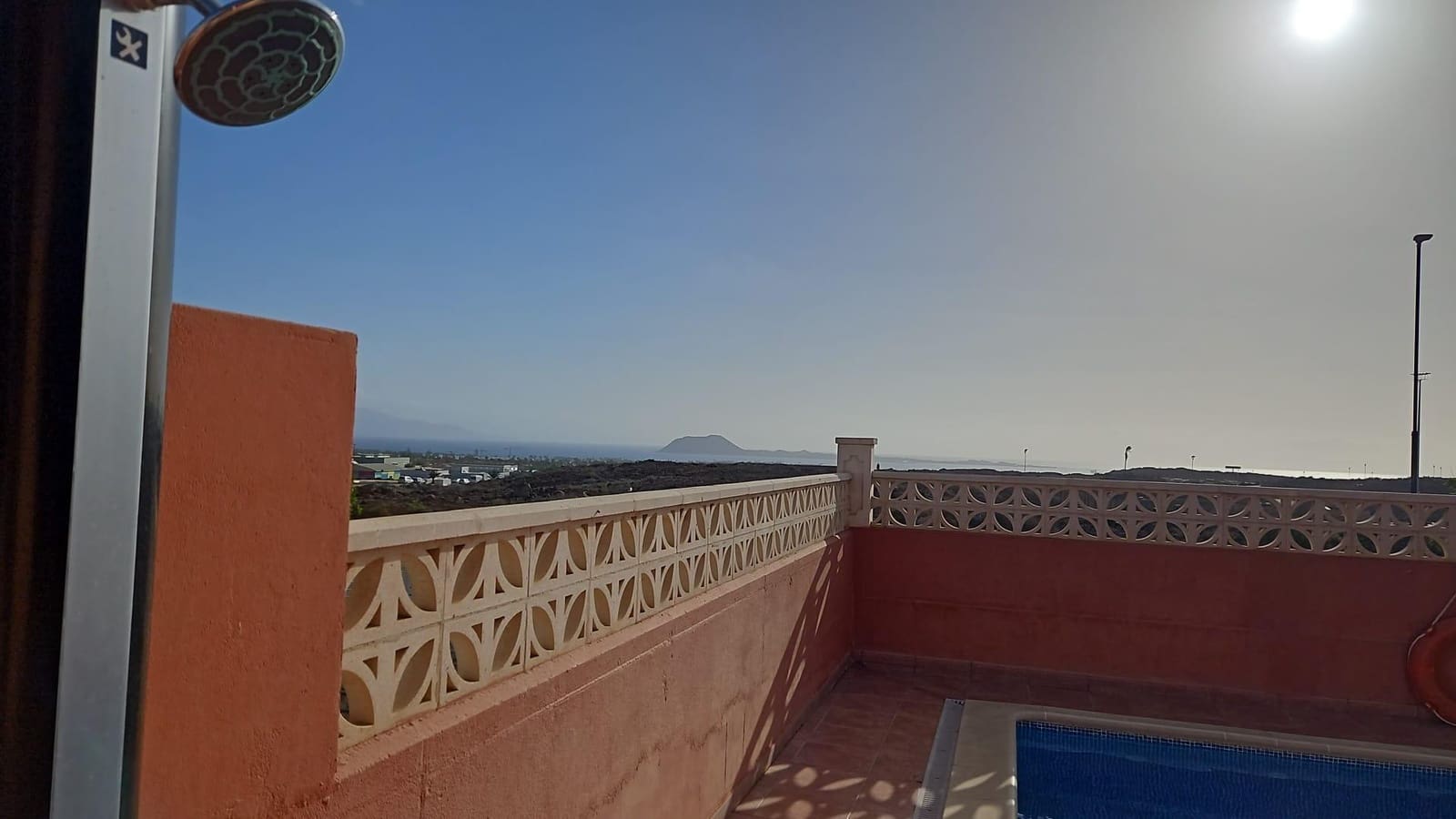 3 soveværelse Villa til salg i Corralejo med swimmingpool - € 475.000 (Ref: 8343264)