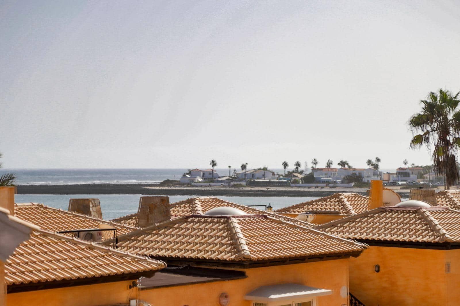 3 soveværelse Rækkehus til salg i Corralejo med swimmingpool - € 480.000 (Ref: 8670670)