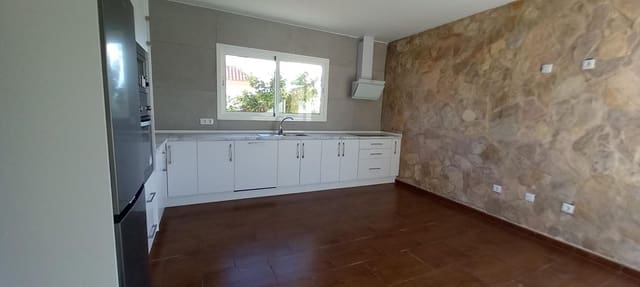 3 quarto Moradia para venda em Triquivijate, Antigua - 310 000 € (Ref: 8692578)